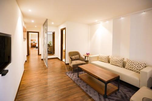 Hotel Regenta Suites Gurugram, Sohna Road, Sector 49