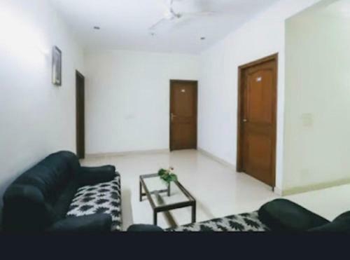 Hostal White House Residency, Gurugram