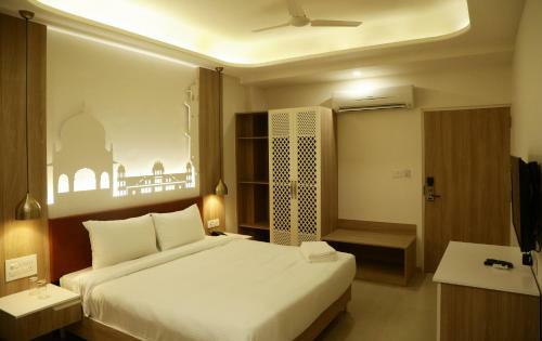 Hotel Ratangarh Palace