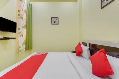 Oyo Flagship 46050 Hotel Roof Top
