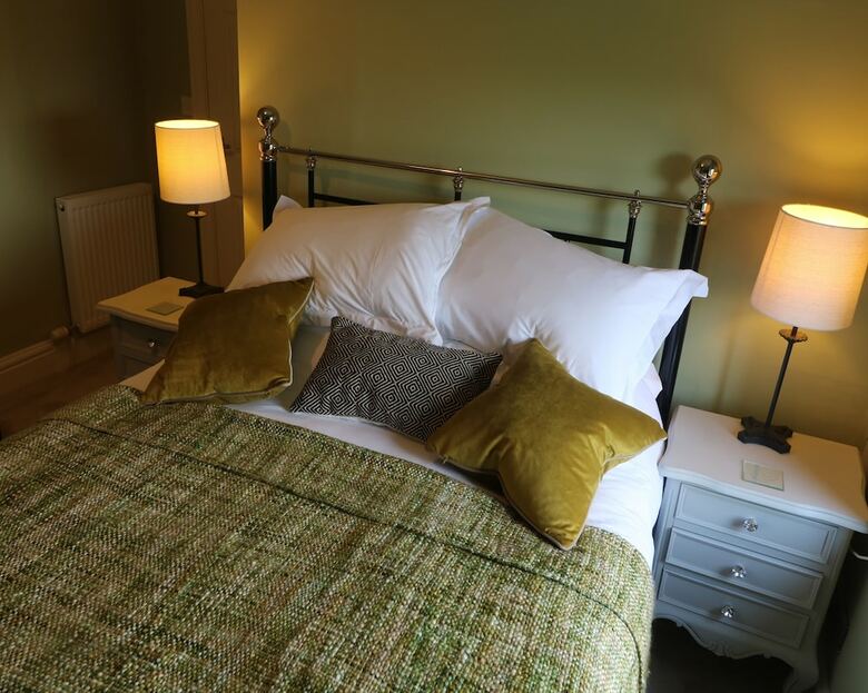 Bed & Breakfast Inglenook Guest House