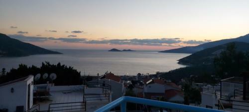 Amazing 8 People Sea View Villa Centre Location