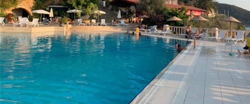 Club Patara, Sanyati Lodge, 77
