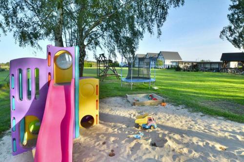 Apartment In Jaroslawiec With A Playground