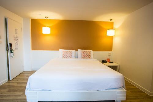 Hotel First House