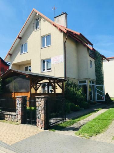Pokoje I Apartamenty 200 M Do Pla?y