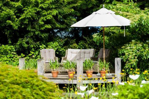 Summer Lodge Hotel