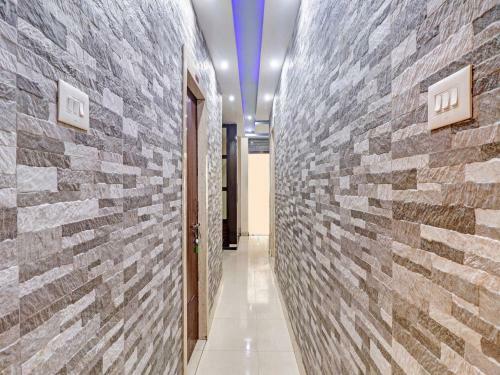Oyo 75137 Hotel Shree Narayan Regency