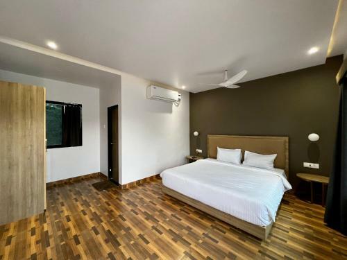 Hotel Paramount Riverfront Resort & Spa, Karjat