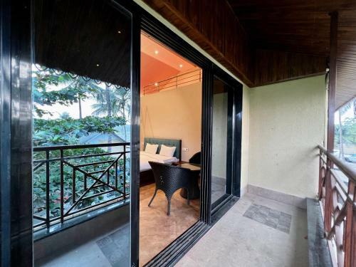 Hotel Paramount Riverfront Resort & Spa, Karjat
