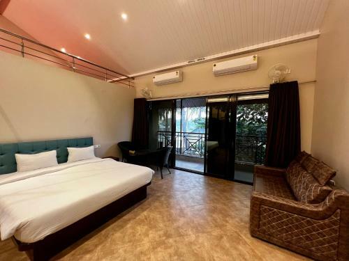 Hotel Paramount Riverfront Resort & Spa, Karjat