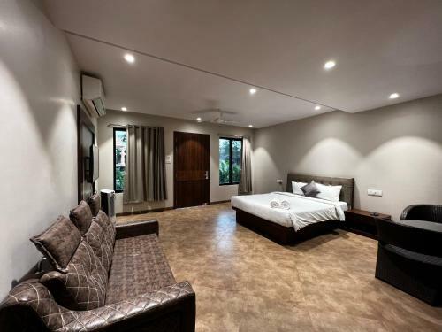 Hotel Paramount Riverfront Resort & Spa, Karjat