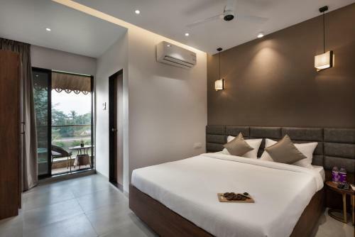 Hotel Paramount Riverfront Resort & Spa, Karjat