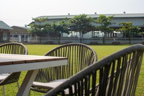 Hotel Paramount Riverfront Resort & Spa, Karjat