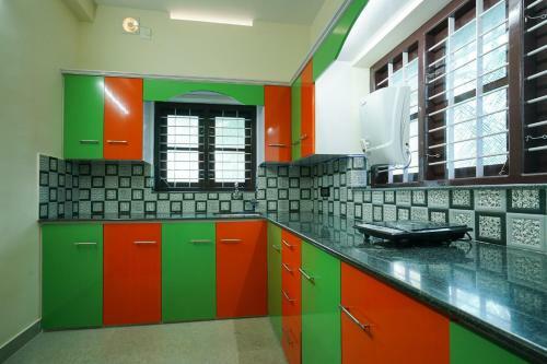 Hostal Oyo 79750 Majestic Stays