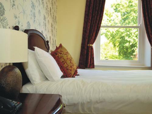 The Thomas Paine Hotel