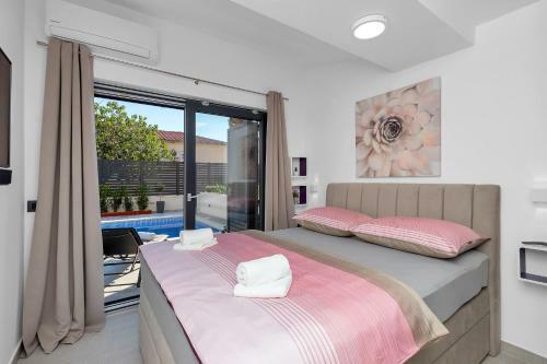 Lulani Pool Apartment