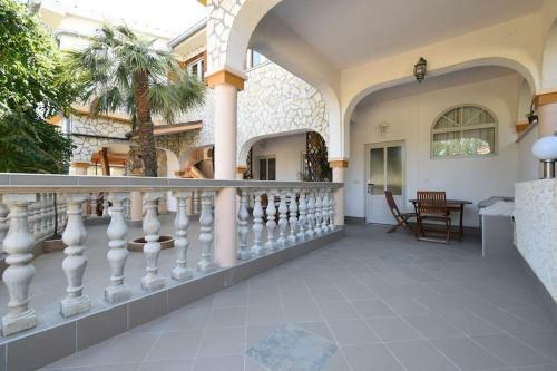 Apartment Uvo 1 With Shared Pool