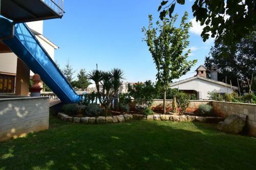 Apartment Ivo With Shared Swimming Pool