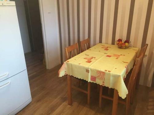 Ca?y Apartament Nad Jeziorem