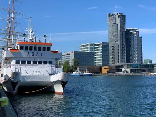 Goodhome - Sea Towers Apartment