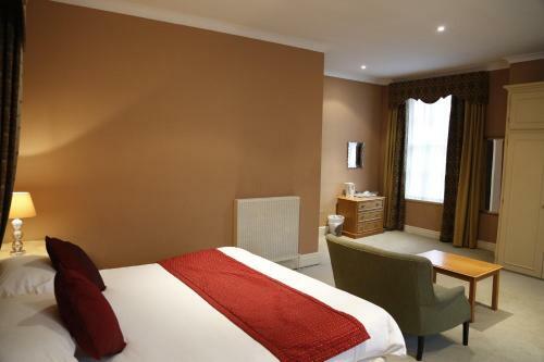 The Crown Hotel Stone