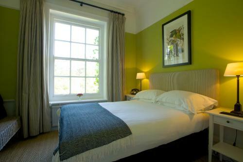 The Manor At Sway ? Hotel, Restaurant And Gardens