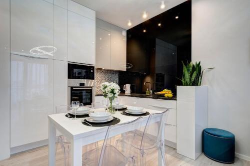 Live & Travel Apartments Number 1