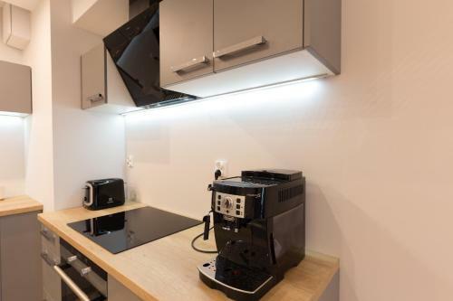 Apartlogy Aura2 105 - Experience Intelligent Living While Travelling