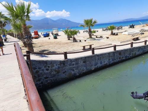 Kusadasi Sevgi Plajinda Mustakil Villa