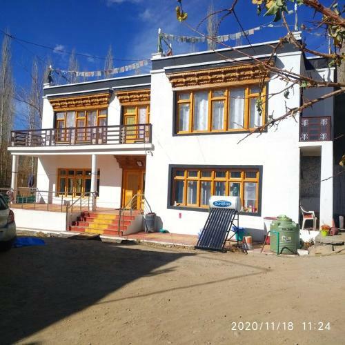 Hostal Sunny Cannopy Guest House