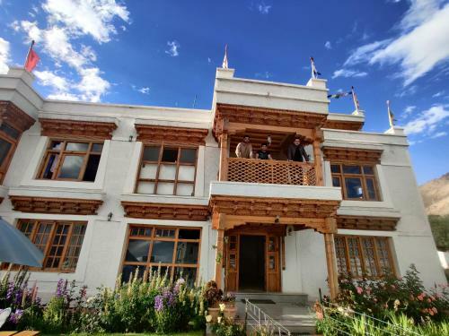 Hostal Namra Villa