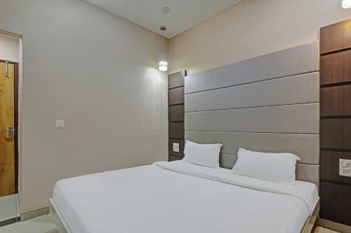 Hotel Capital O 85177 Ss Grand