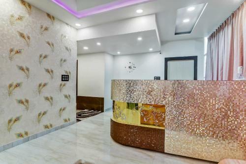 Hotel Capital O 85385 Sn Sky Awadh