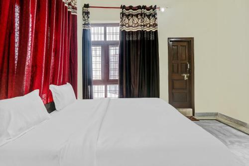 Hotel Oyo Flagship 86288 Amrit Palace