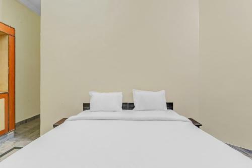 Hotel Oyo Flagship 86288 Amrit Palace