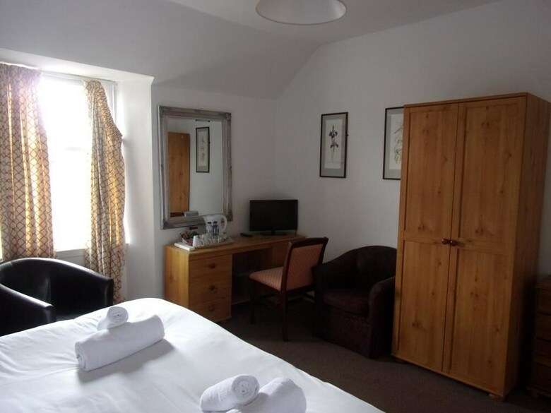 Richmond Arms Hotel