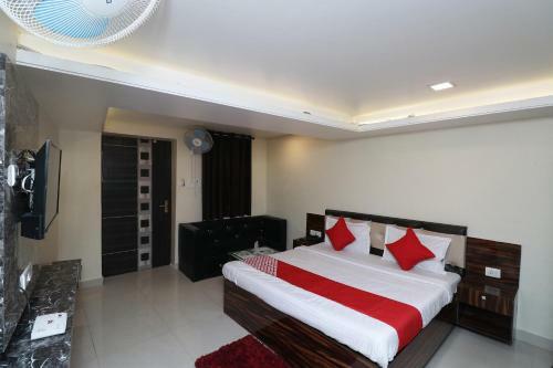 Vaccinated Staff- Oyo Flagship 30884 Hotel Lr Regency
