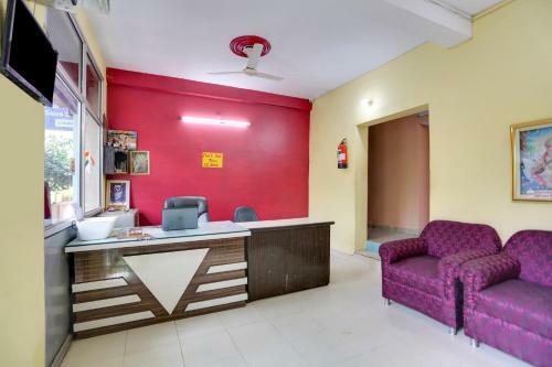 Vaccinated Staff- Spot On 75373 Hotel Gaur Krishna Seva Dham