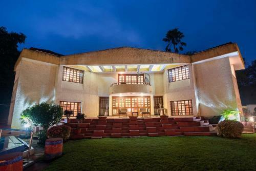 Villa Stayvista At Shantam House