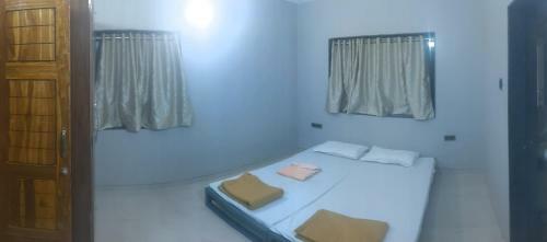 Corner House, Lonavla By Meheru-2bhk Villa With Pool