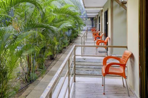 Hotel Oyo 87155 Green Valley Resort
