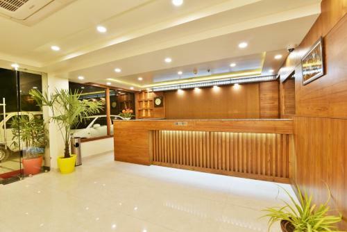 Hotel Ashapuri Residency Manali