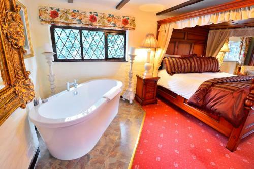 Roundabout Hotel