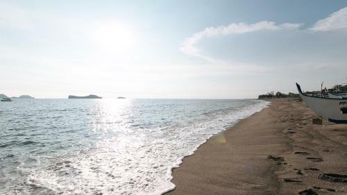 Hotel Reddoorz Hostel @megans Paradisio Beach Resort