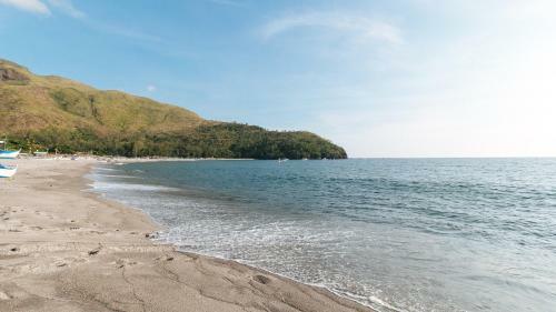 Hotel Reddoorz Hostel @megans Paradisio Beach Resort