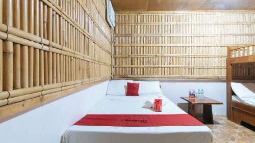 Hotel Reddoorz Hostel @megans Paradisio Beach Resort