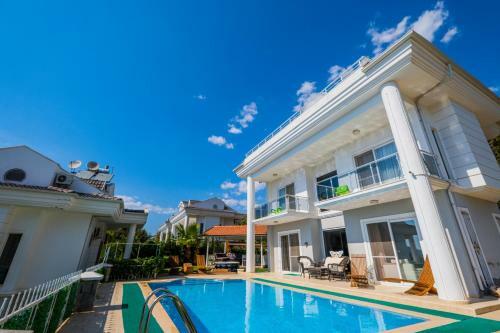 Milez Sultan Luxury Villa By Solo Villa