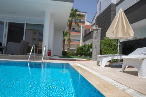Sunrise Hill Villa With Private Pool