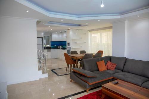 Sunrise Hill Villa With Private Pool